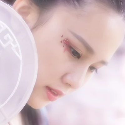 紫色文藝女生頭像，唯美古風真人頭像