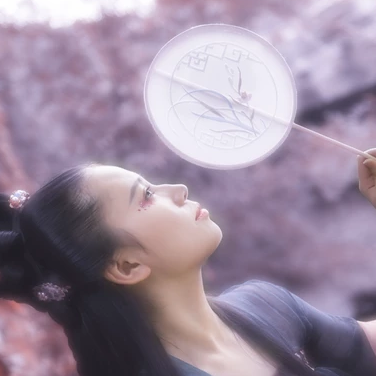 紫色文藝女生頭像，唯美古風真人頭像