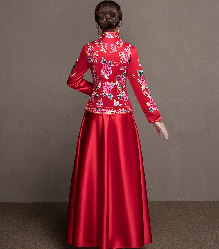 牡丹花新娘結(jié)婚禮服，金風(fēng)裙擺中式禮服