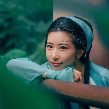 青青帶團扇女生頭像，唯美古風(fēng)真人頭像