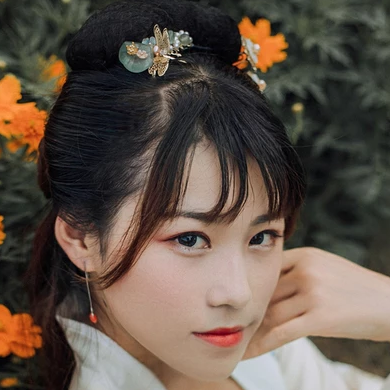 秋菊花香女生頭像，唯美古風(fēng)真人頭像