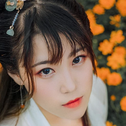 秋菊花香女生頭像，唯美古風(fēng)真人頭像