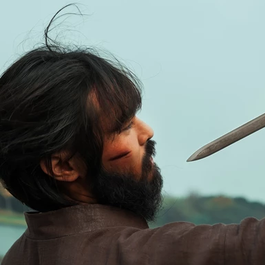 霸氣男生打架帶兵器頭像，唯美古風(fēng)真人頭像