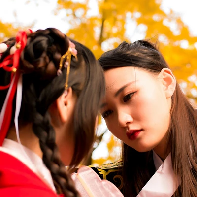 銀杏紅衣閨蜜頭像，唯美古風(fēng)真人頭像
