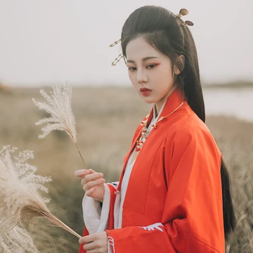 紅衣蒹葭帶傘頭像，唯美古風真人頭像