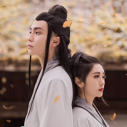 銀杏樹(shù)下情侶頭像，唯美古風(fēng)真人頭像