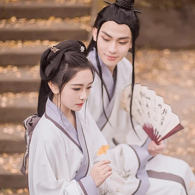 銀杏樹(shù)下情侶頭像，唯美古風(fēng)真人頭像