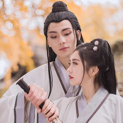 銀杏樹(shù)下情侶頭像，唯美古風(fēng)真人頭像