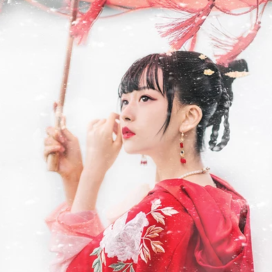 雪花飛舞紅衣女生頭像，唯美古風真人頭像