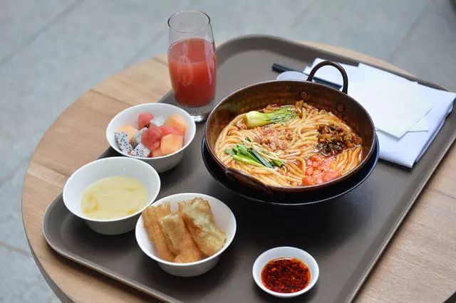 杭州·秀酒店，像上世紀(jì)劇場上演一場故事