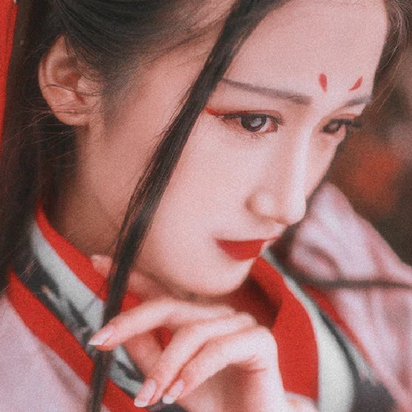 楓葉紅女生頭像，唯美古風(fēng)真人頭像