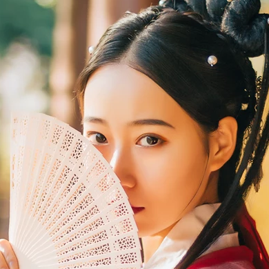 紅紗帶折扇女文藝生頭像，唯美古風(fēng)真人頭像