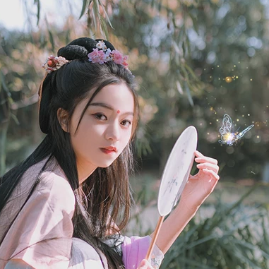 高貴紫衣紅紗帶傘女生頭像，唯美古風(fēng)真人頭像