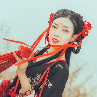 紅妝帶紅傘女生頭像，唯美古風(fēng)真人頭像