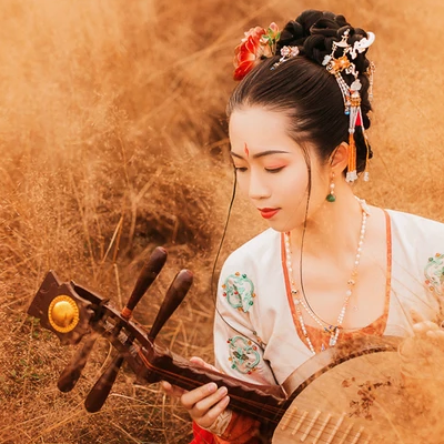 嬌艷文藝女生頭像，唯美古風真人頭像