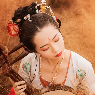 嬌艷文藝女生頭像，唯美古風真人頭像