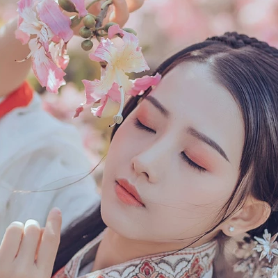 粉色木棉花少女頭像，唯美古風(fēng)真人頭像