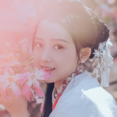 粉色木棉花少女頭像，唯美古風(fēng)真人頭像