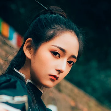 霸氣帶兵器俠客女生頭像，唯美古風(fēng)真人頭像