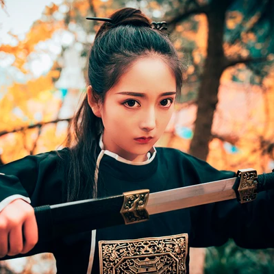 霸氣帶兵器俠客女生頭像，唯美古風(fēng)真人頭像