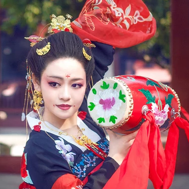 嬌艷紅色帶傘女生頭像，唯美古風(fēng)真人頭像