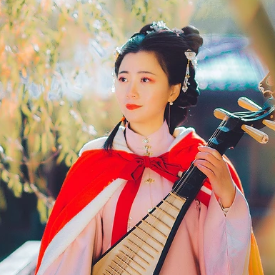 紅色披風(fēng)帶琵琶文藝頭像，唯美古風(fēng)真人頭像