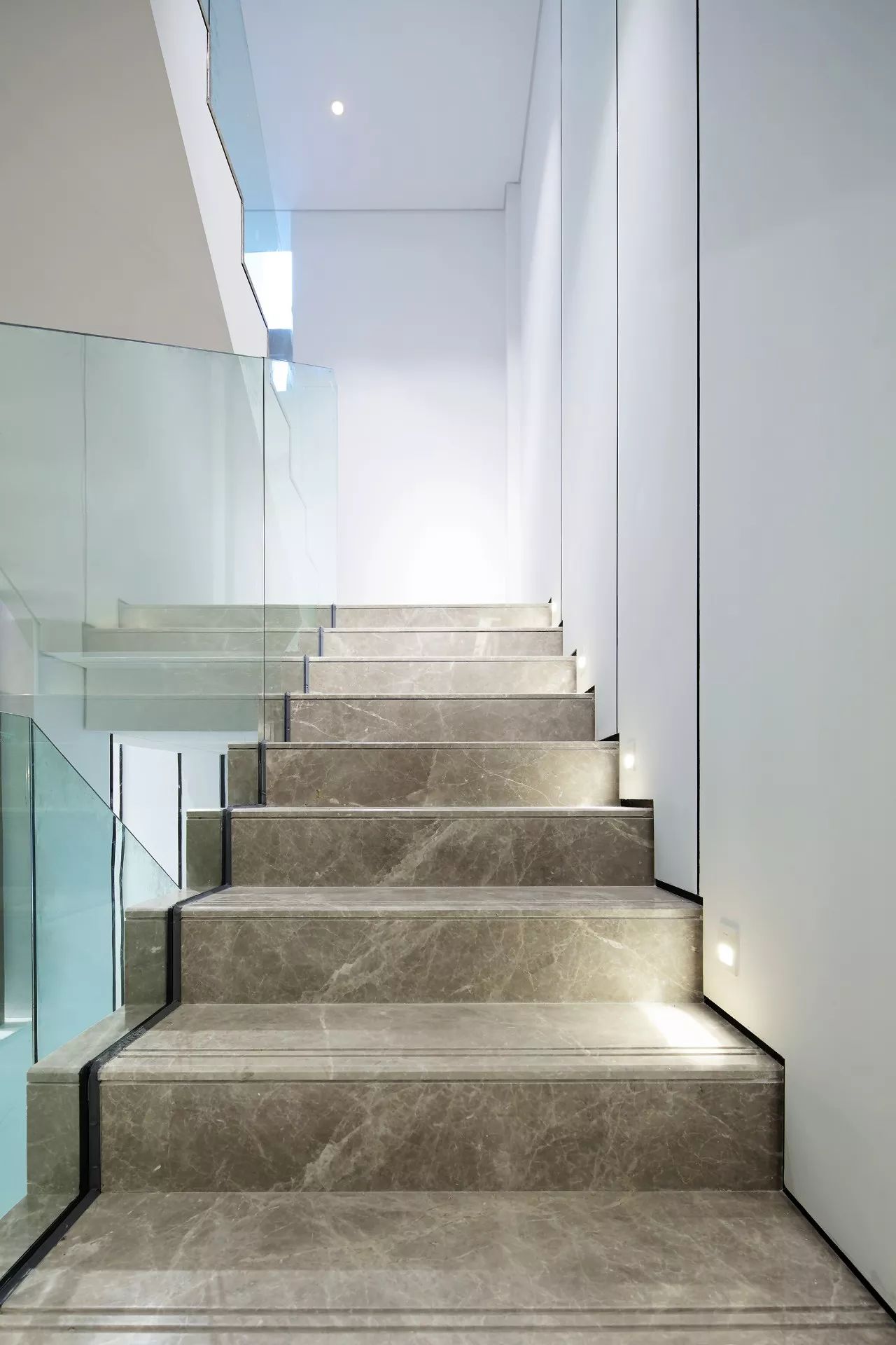 雙拼別墅樣板房：禪意留白的東方中式之美！