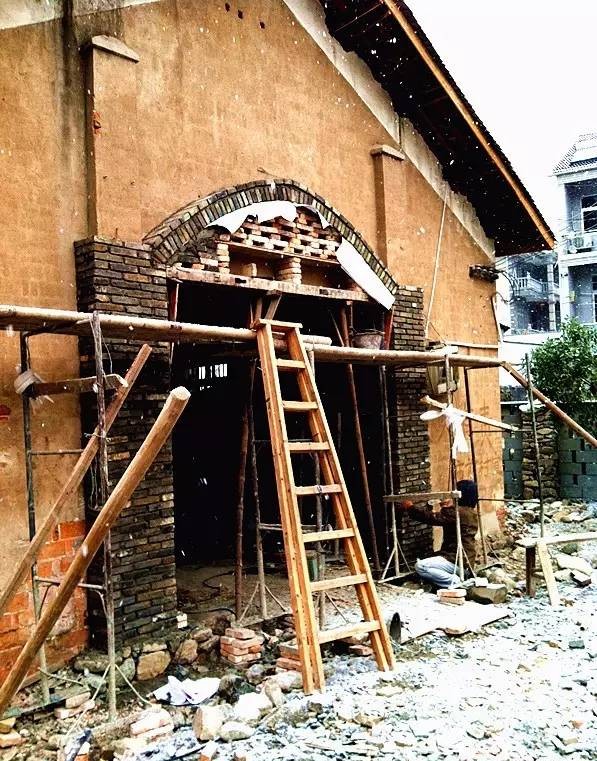 讓時(shí)光和經(jīng)歷變成一本書：中國(guó)首家圖書館民宿