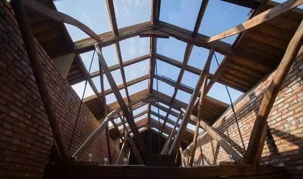 讓時(shí)光和經(jīng)歷變成一本書：中國(guó)首家圖書館民宿