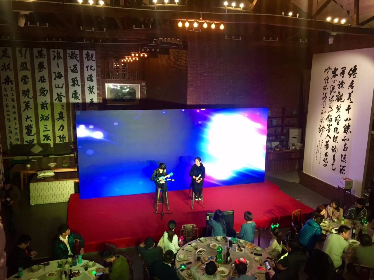 讓時(shí)光和經(jīng)歷變成一本書：中國(guó)首家圖書館民宿