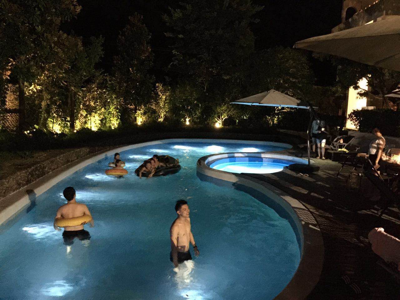 讓時(shí)光和經(jīng)歷變成一本書：中國(guó)首家圖書館民宿