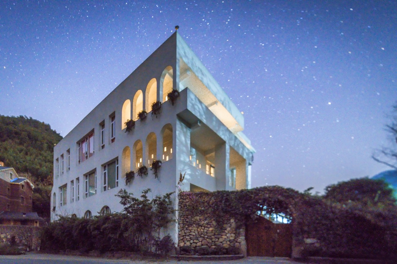 讓時(shí)光和經(jīng)歷變成一本書：中國(guó)首家圖書館民宿