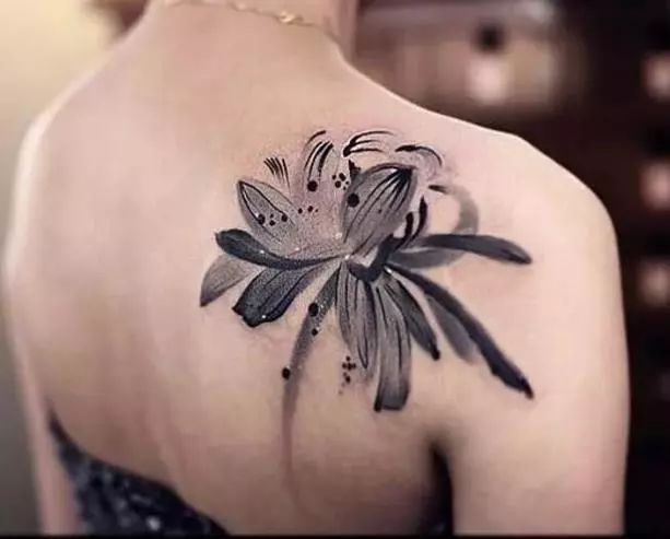 水墨人體彩繪藝術(shù)，傳統(tǒng)國(guó)畫(huà)與時(shí)尚刺青的融合