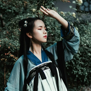 古典淡雅帶團(tuán)扇頭像，唯美古風(fēng)真人頭像