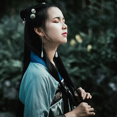 古典淡雅帶團(tuán)扇頭像，唯美古風(fēng)真人頭像