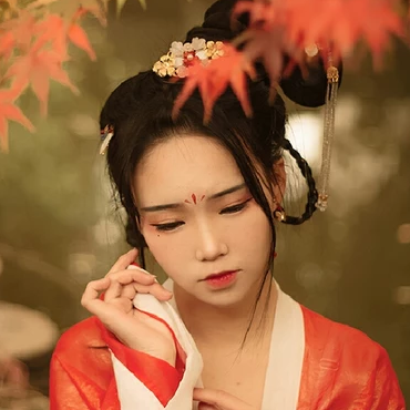 楓葉秋意文藝女生頭像，唯美古風(fēng)真人頭像