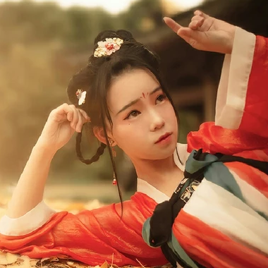 楓葉秋意文藝女生頭像，唯美古風(fēng)真人頭像