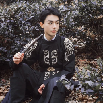 瀟灑帥氣男生帶折扇頭像，唯美古風(fēng)真人頭像