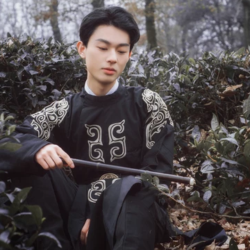 瀟灑帥氣男生帶折扇頭像，唯美古風(fēng)真人頭像