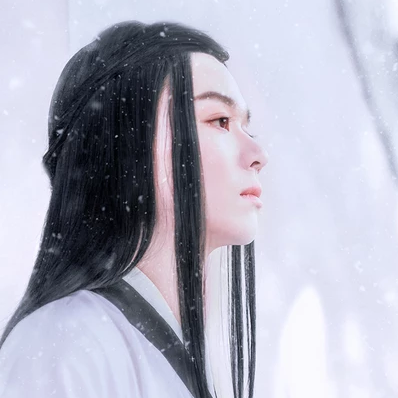 雪景翩翩公子帶折扇頭像，唯美古風(fēng)真人頭像