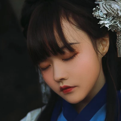 文藝帶樂(lè)器女生頭像，唯美古風(fēng)真人頭像