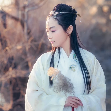 文藝帶笛子女生頭像，唯美古風(fēng)真人頭像