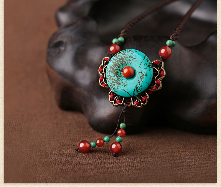 復(fù)古云南鎖骨鏈松石平安扣項(xiàng)鏈?zhǔn)罪? src="/wenxue/d/file/bigpic/190404/04/13-1P102112H6-52.jpg" / data-Ca1k="wyyYu4"><br / data-L0xR="LepGkr">
	<img alt=