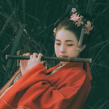 文藝紅衣帶傘女生頭像，唯美古風真人頭像