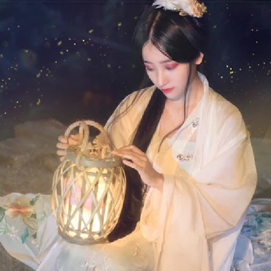 流螢白衣提燈少女頭像，唯美古風(fēng)真人頭像