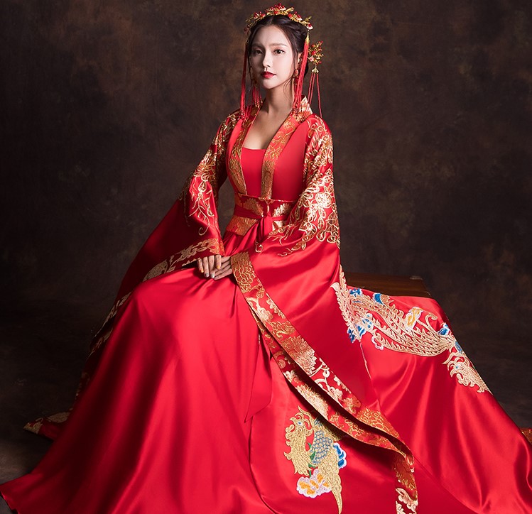 漢服新娘結(jié)婚禮服，奢華大氣中式禮服