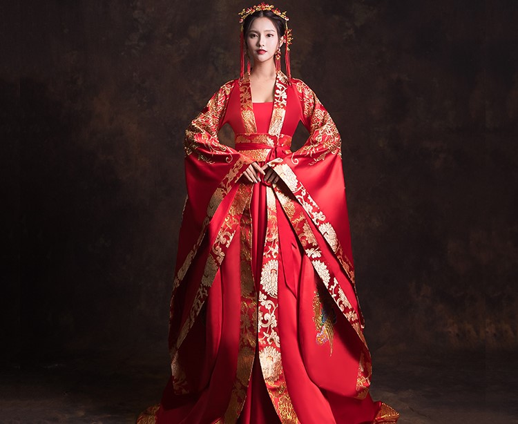 漢服新娘結(jié)婚禮服，奢華大氣中式禮服