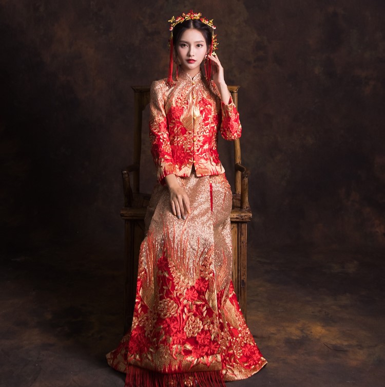 古典新娘結(jié)婚禮服，喜悅花朵中式禮服