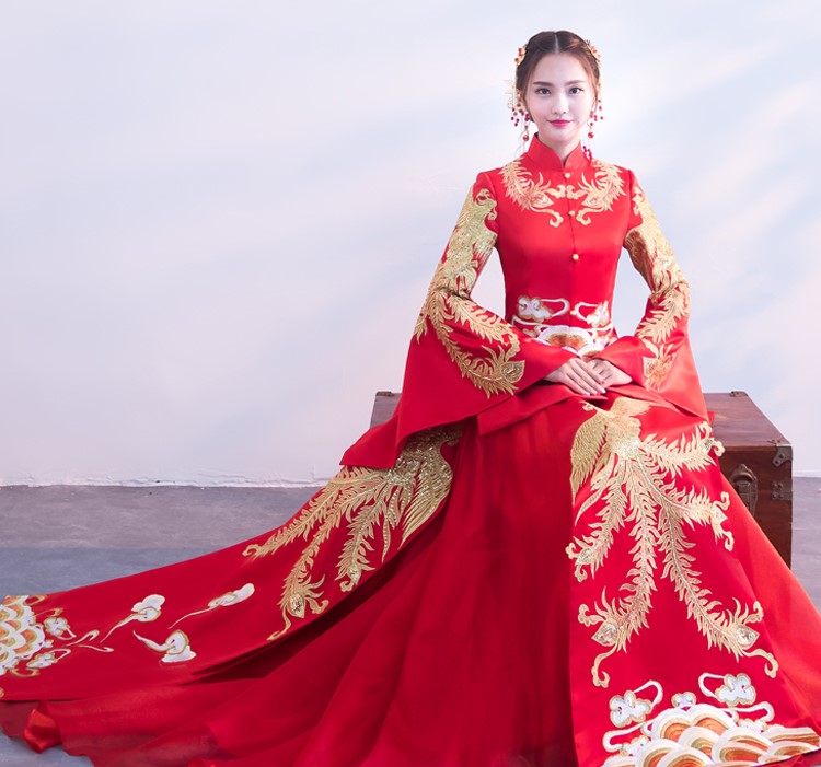 金色鳳凰刺繡新娘結婚禮服，奢華拖尾中式禮服