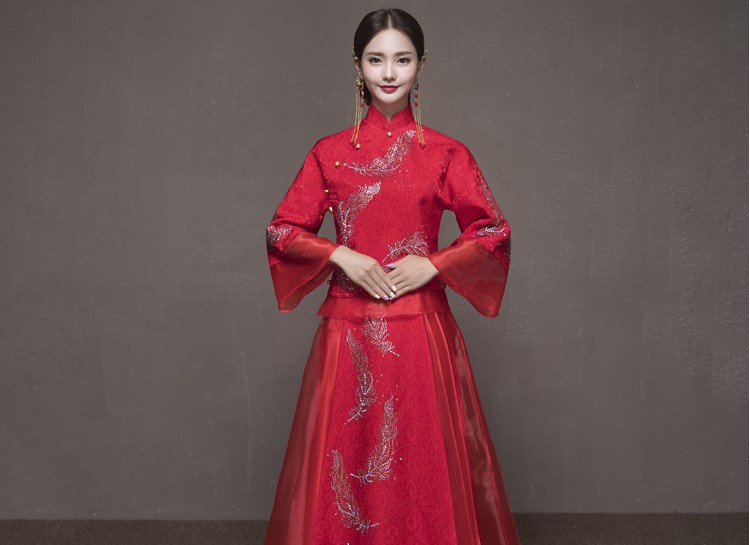 羽毛圖案新娘結(jié)婚禮服，簡(jiǎn)約大氣中式禮服